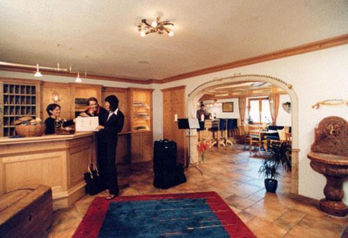 Hotel Casada - Inklusive Sommer Card Galtuer Exterior photo